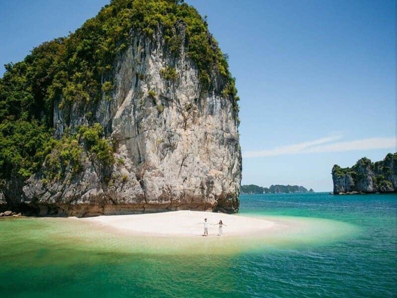 Ba Trai Dao Beach