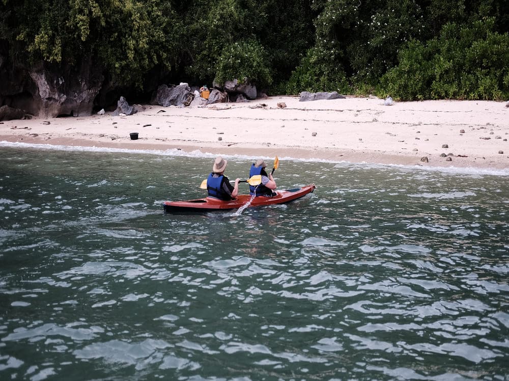 kayaking in Bai Tu Long bay