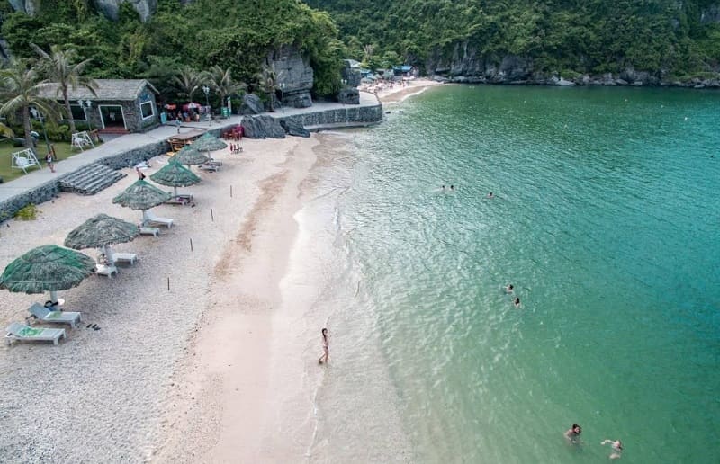 tung thu is one of  the biggest Lan Ha Bay beaches