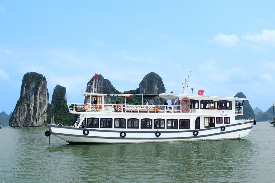 A day boat in Halong Bay