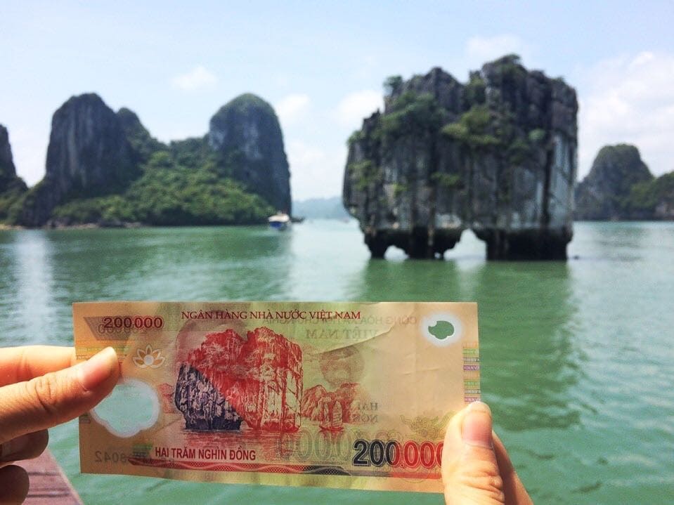 Dinh Huong Islet in 200,000VND note
