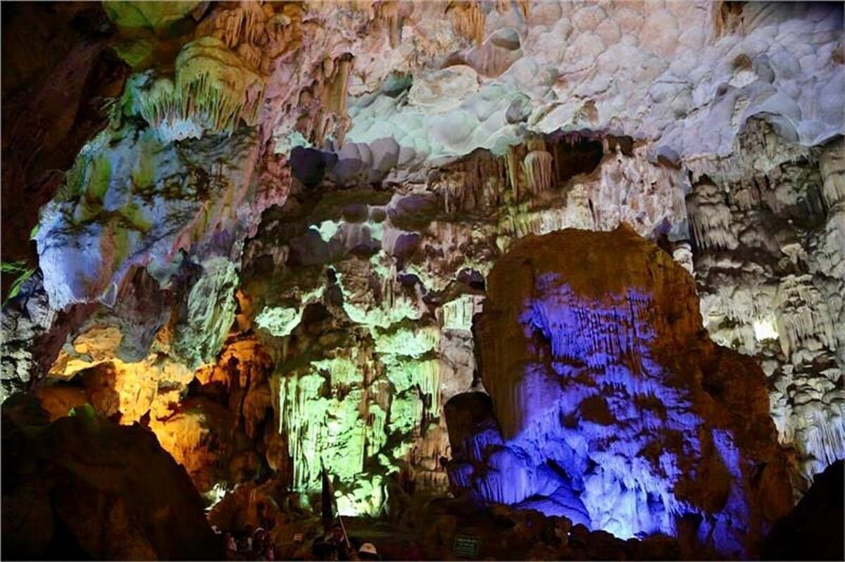 Thien Cung Cave