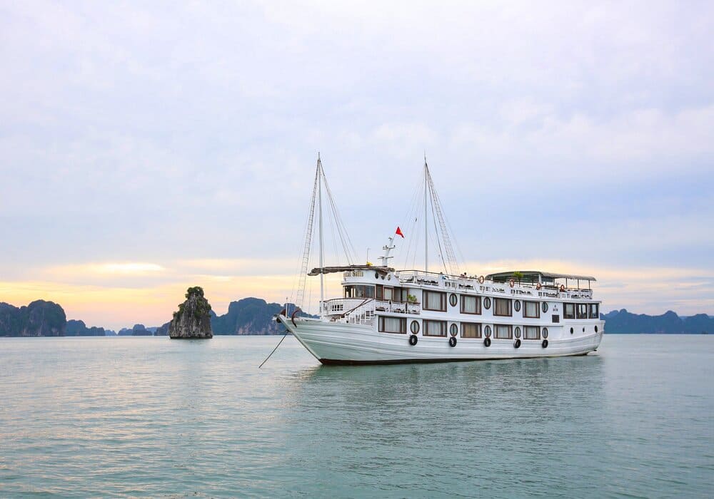Oriental Sails Cruise