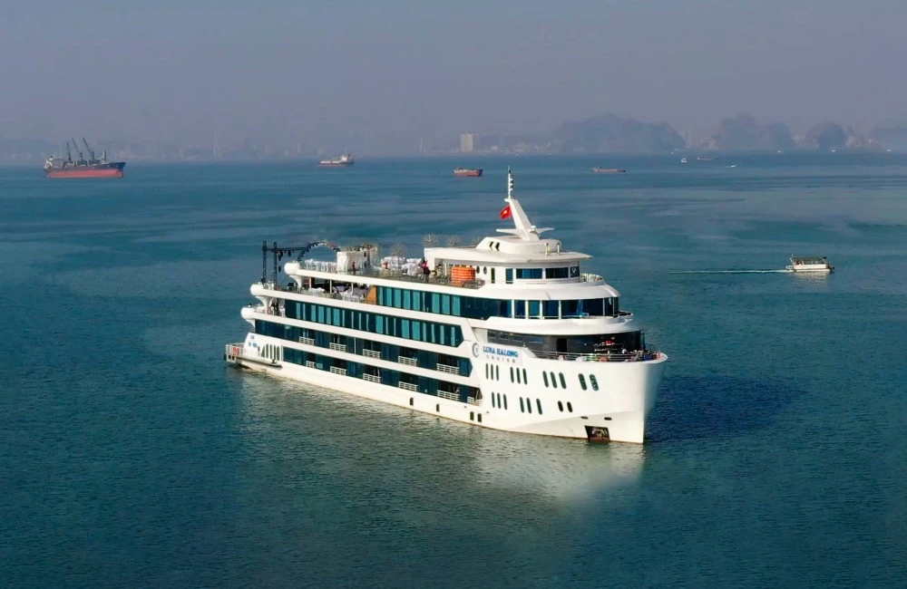 Luna Cruise